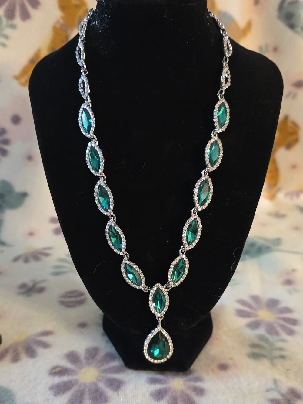 Emerald Green Teardrop Crystal Necklace - Women Jewelry